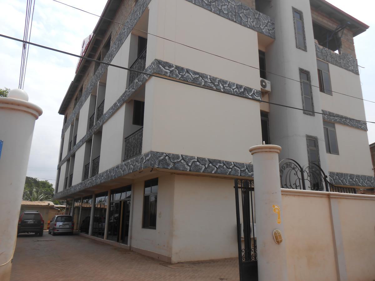 Nicolizy Hotel Accra Buitenkant foto